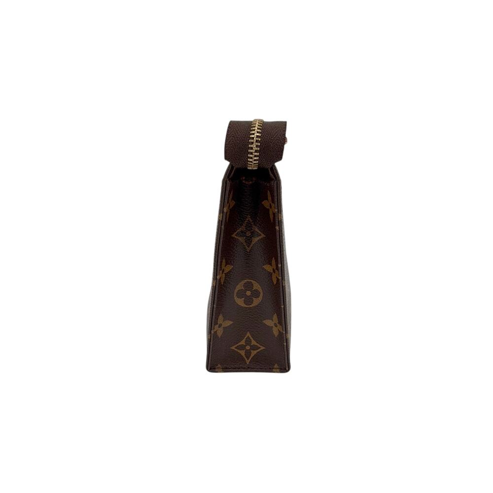 LOUIS VUITTON Monogram Toiletry Pouch 19 - Picture 12 of 16